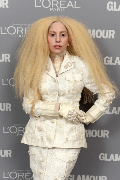 Lady Gaga “kỳ dị” dự tiệc - 2 VN
