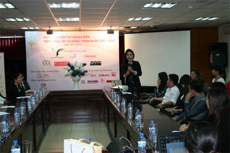 Trang điểm đẹp cùng cây cọ vàng