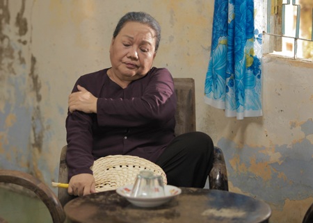 NSND Ngọc Giàu: “Tôi không từ chối vai diễn nào” - 2 NSND Ngọc Giàu: “Tôi không từ chối vai diễn nào”