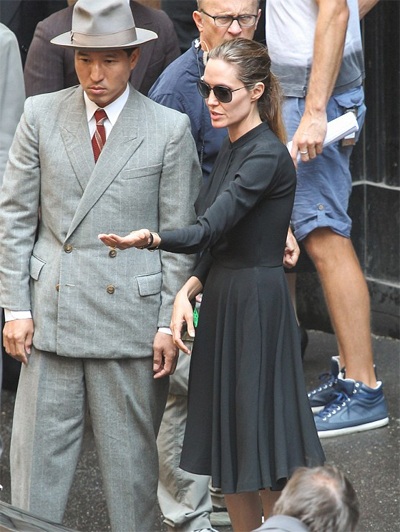 Angelina Jolie gầy gò tại trường quay - 2 VN