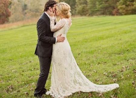 Kelly Clarkson và chồng trong ngày cưới