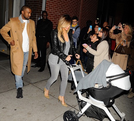 Kim Kardashian đi ăn tối cùng chồng con - 8 VN