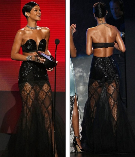 Rihanna mặc “thoáng mát” tại American Music Awards - 2 VN