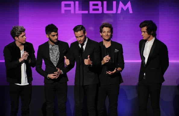 Thưởng thức màn diễn của Justin Timberlake và One Direction tại American Music Awards - 5 One Direction cũng nhận giải Album Pop/Rock được yêu thích nhất