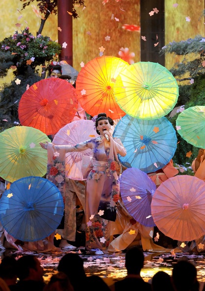 Katy Perry đẹp như mộng trên sân khấu American Music Awards - 15 Katy Perry diện váy