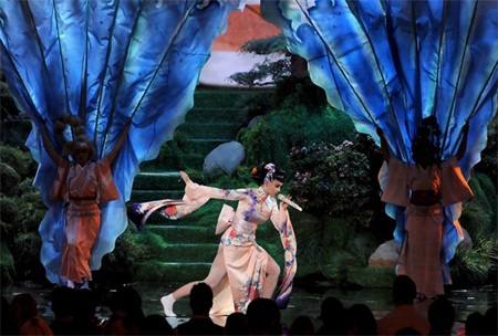 Katy Perry đẹp như mộng trên sân khấu American Music Awards - 16 Katy Perry diện váy