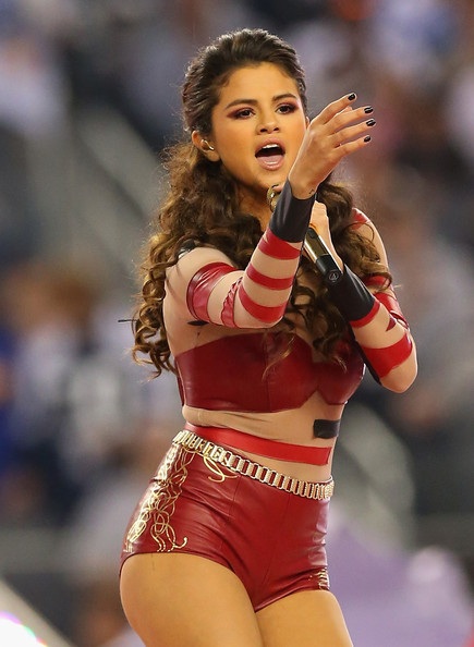Clip Slow Down của Selena Gomez: