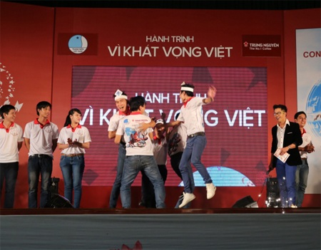 Hành trình vì khát vọng Việt - 2 Niềm vui chiến thắng