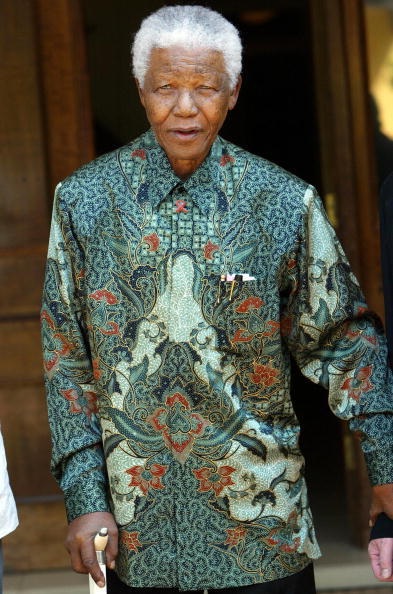 Phong cách thời trang trẻ trung của Nelson Mandela