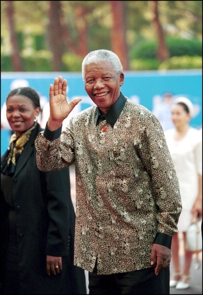 Phong cách thời trang trẻ trung của Nelson Mandela