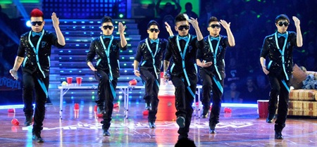 Orangie Fever - Cực nóng với vẻ sexy của Mlee - 6 Ngoài Bruno Mars, nhóm cũng được chọn mặt mời tham gia vào các Video nhạc của siêu sao âm nhạc