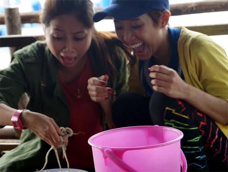 Yumi Dương bật khóc vì không tìm được chỗ trọ - 1 Yumi Dương bật khóc vì không tìm được chỗ trọ