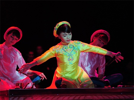 Thảo My trở thành Quán quân Giọng hát Việt 2013 - 19 Vĩnh Ngọc