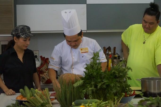 Phi Nhung hát vọng cổ Noel và hóa thân thành Bà già Tuyết - 1 Phi Nhung hát vọng cổ Noel và hóa thân thành Bà già Tuyết