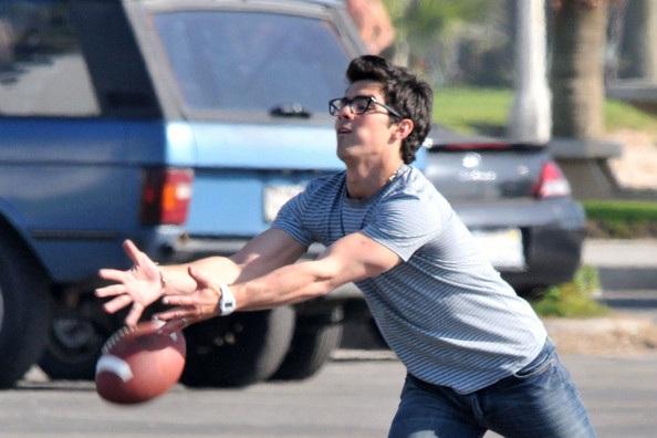 Khoảnh khắc hài hước của “sao” - 6 Joe Jonas