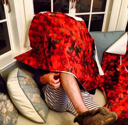 Behati Prinsloo và Adam Levine vui vẻ đón giáng sinh - 2 VN