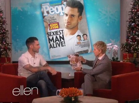 Behati Prinsloo và Adam Levine vui vẻ đón giáng sinh - 6 VN