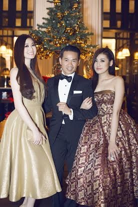 Người đẹp Việt rạng rỡ trong đêm Giáng sinh - 5 Tú Anh cũng lộng lẫy không kém. Á hậu nổi bật trong bộ váy xòe in hoa văn sang trọng