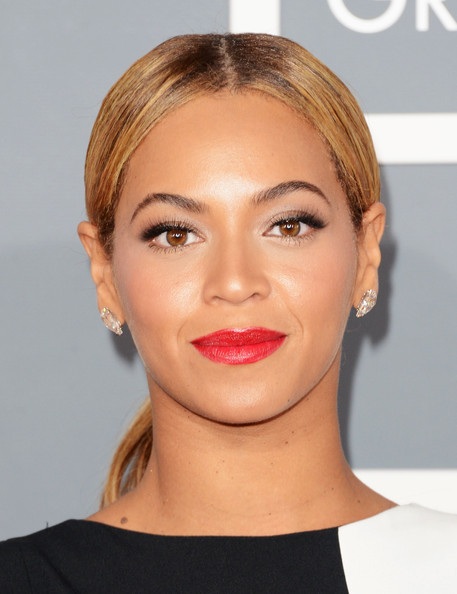 Những kiểu trang điểm đẹp của “sao” năm 2013 - 5 VN