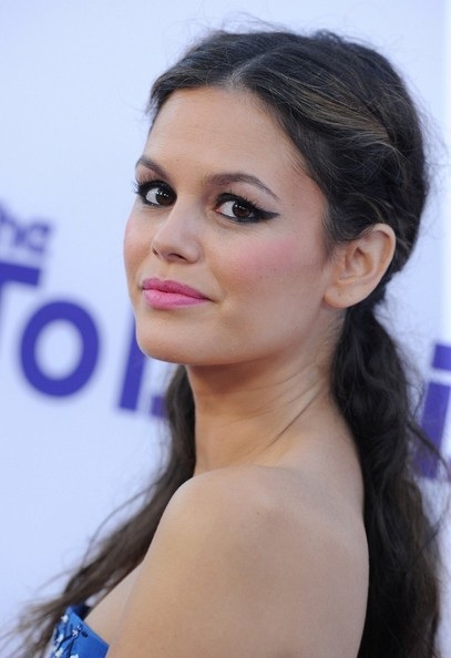 Những kiểu trang điểm đẹp của “sao” năm 2013 - 17 VN