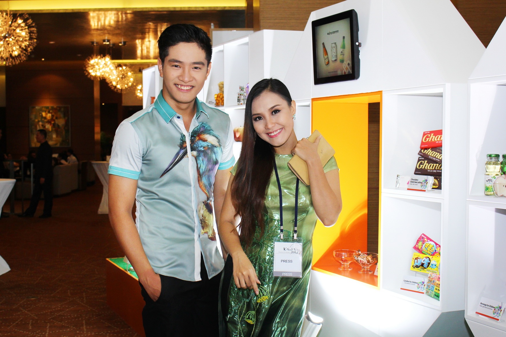 Ngọc Khoa - Khánh Ly.