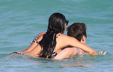 Demi Moore hạnh phúc bên tình mới - 2 VN