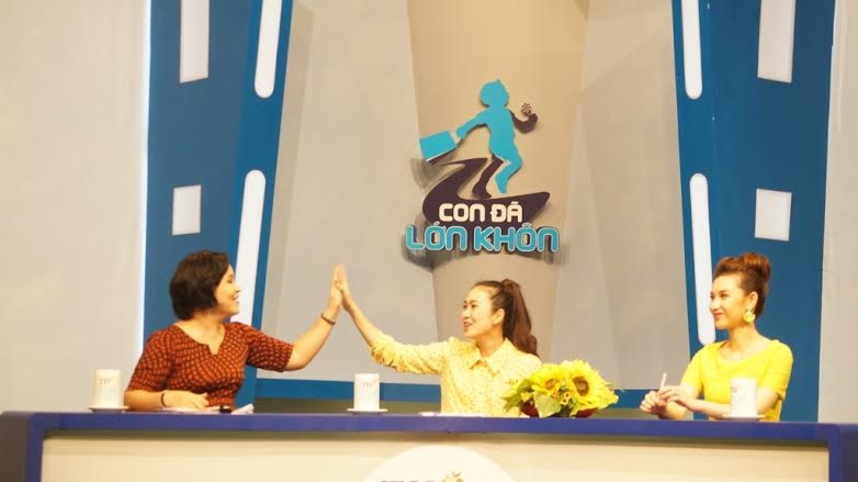Thanh Thảo và Quỳnh Chi đối lập phong cách tại trường quay - 1 Thanh Thảo và Quỳnh Chi đối lập phong cách tại trường quay