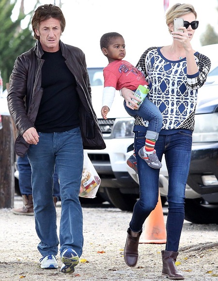 Sean Penn và Charlize Theron ngày càng gắn bó - 7 VN