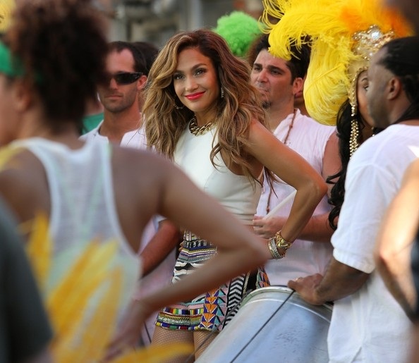 Sự xuất hiện của diva Jennifer Lopez khiến MV này thu hút sự chú ý của khán giả hơn nữa