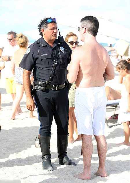 Simon Cowell âu yếm con trai nhỏ - 9 VN