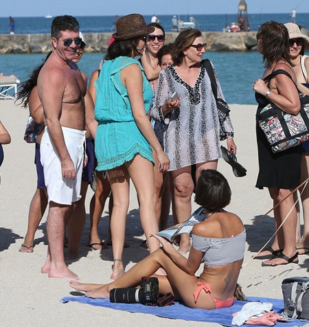 Simon Cowell âu yếm con trai nhỏ - 15 VN