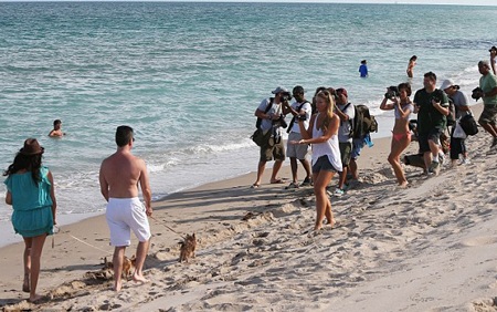 Simon Cowell âu yếm con trai nhỏ - 18 VN