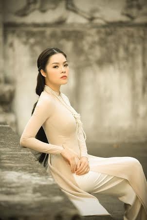 Dương Cẩm Lynh đẹp kiêu sa ngày đầu năm