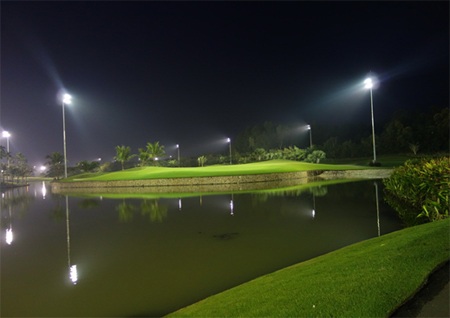 Tắm bùn khoáng tại Asean Resort - 3 Cùng phái mạnh bùng nổ với những đường golf đẹp mắt