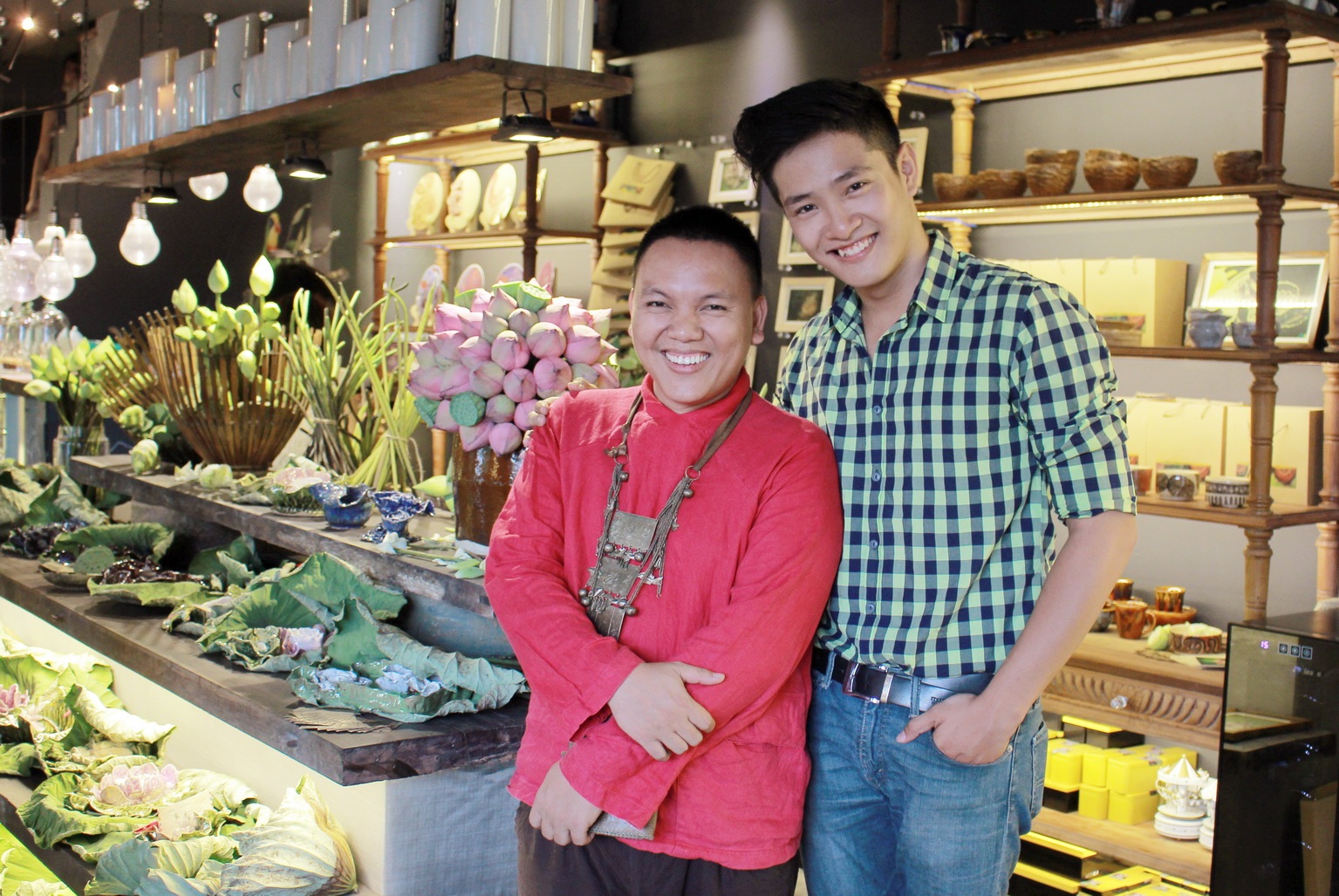 Người mẫu Ngọc Khoa và họa sỹ Hùng Dũng