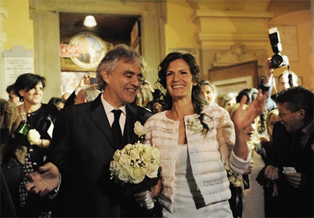 Trong đám cưới,