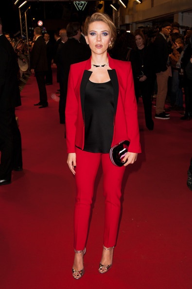 Scarlett Johansson "bế" bụng bầu dự công chiếu phim tại Paris - 5 VN