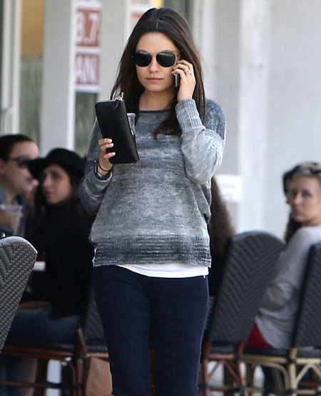 Bạn bè khẳng định Mila Kunis mang bầu - 6 VN