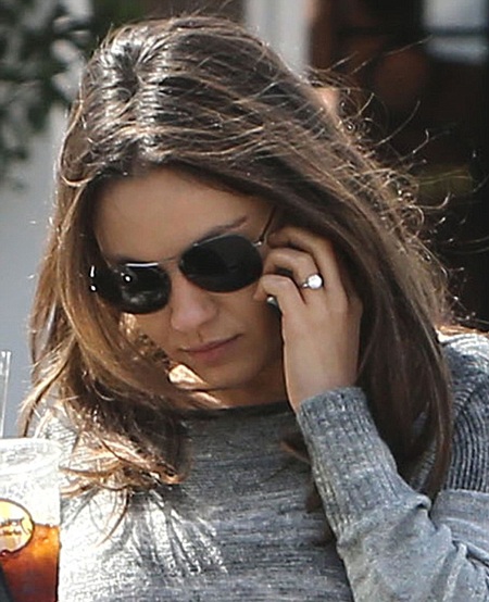Bạn bè khẳng định Mila Kunis mang bầu - 7 VN