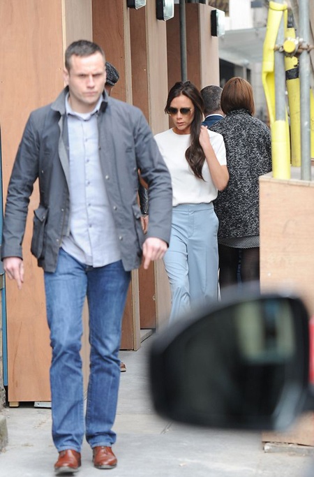 Victoria Beckham sành điệu ra phố cùng chồng - 8 VN