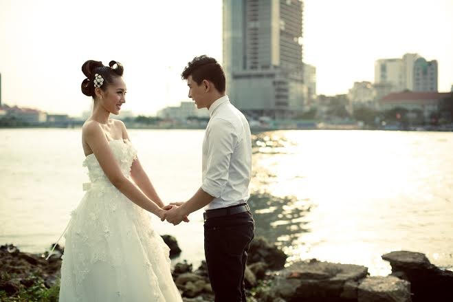 Khánh Ngọc làm cô dâu xinh đẹp