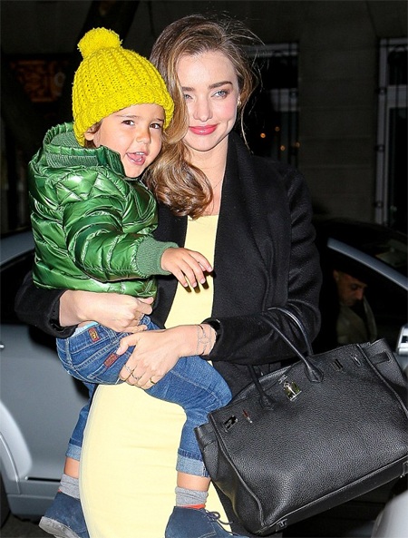 Miranda Kerr sành điệu cùng con ra phố - 3 VN
