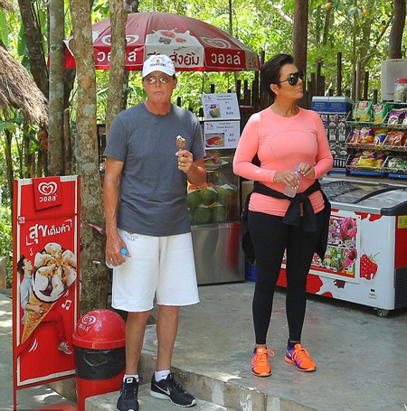 Kim bỏ chạy vì bị voi…. chọc ghẹo - 10 VN