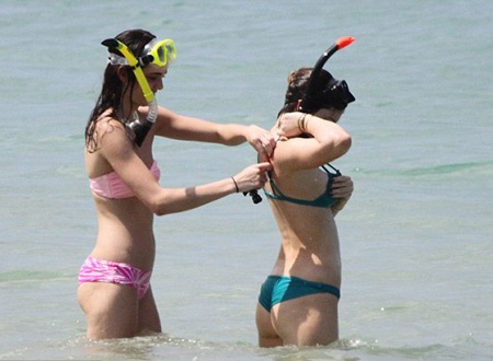 Em cô Kim thon thả với bikini hồng - 9 VN