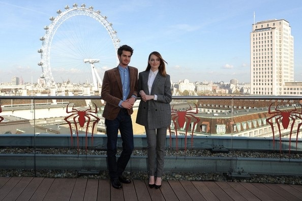 Người đẹp Mỹ ăn vận tẻ nhạt khi đi quảng bá phim - 1 VN