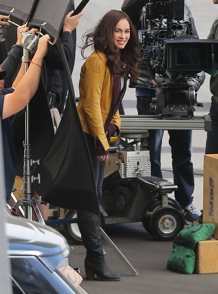 Megan Fox lấy lại dáng thon sau khi sinh con 2 tháng - 8 VN