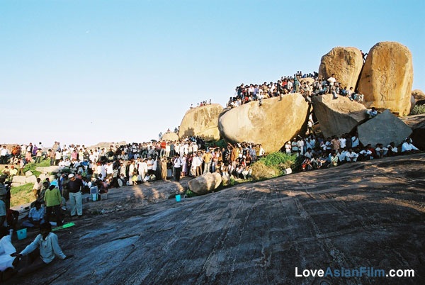 Mỗi buổi quay phim thu hút hàng nghìn khán giả