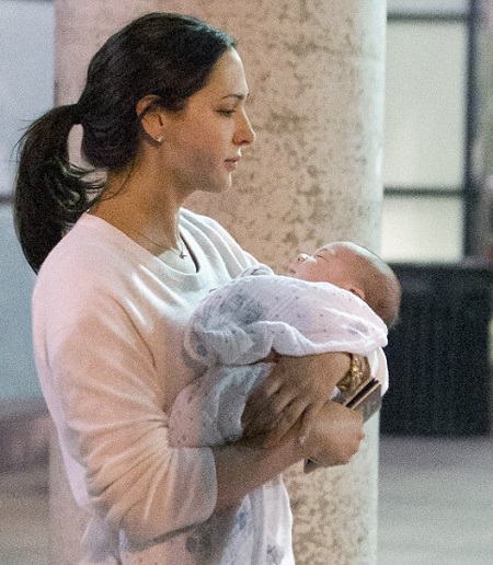 Bạn gái Simon Cowell giảm cân nhanh sau khi sinh - 3 Lauren Silverman rất năng động sau khi sinh con và vì thế cô giảm cân rất nhanh