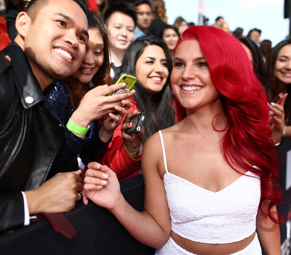 Trang phục mát mẻ quá đà của Rihanna tại MTV Movie Awards - 40 VN