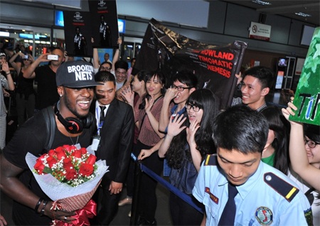 Fan Việt khiến Kelly Rowland xúc động - 7 Giám khảo Australia’s Got Talent 2013 hào hứng khi đến Việt Nam
